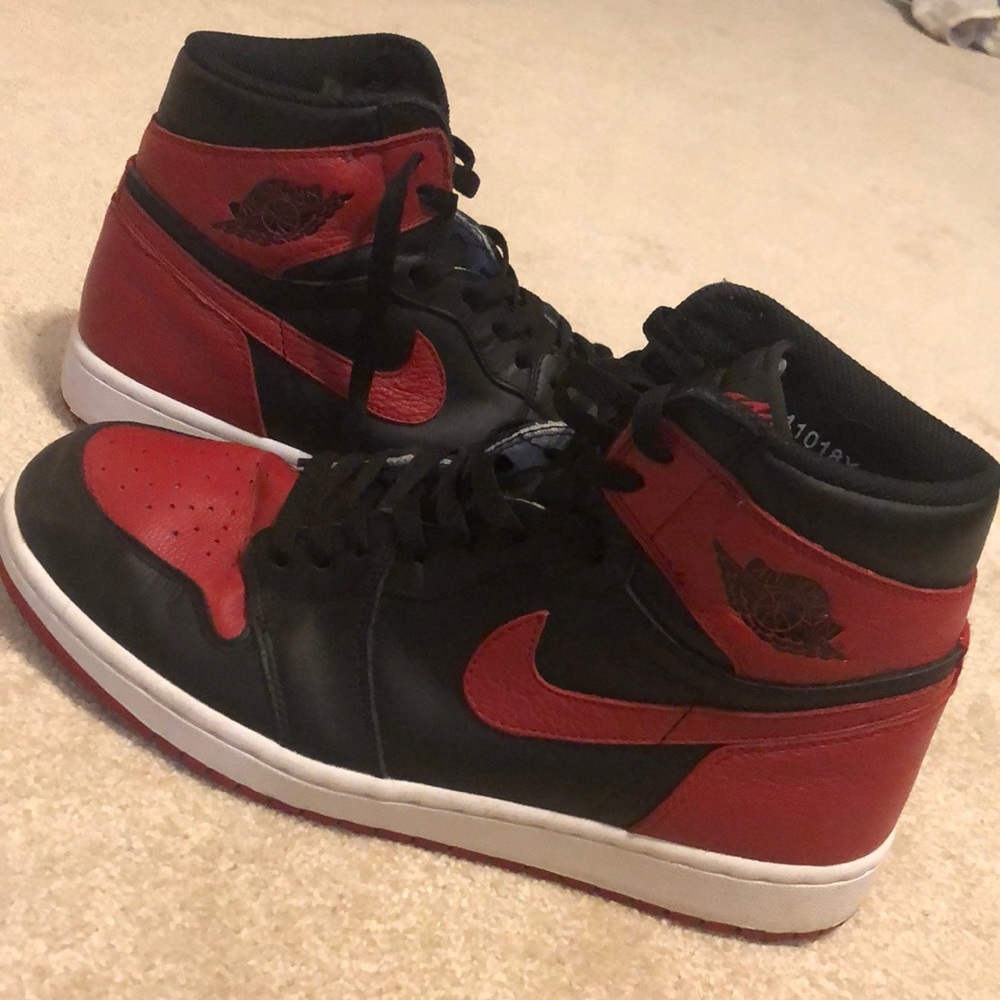 Air Jordan 1 Bred Black and Red